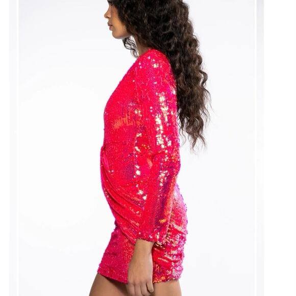 NEW Akira Maximum Sequin One Shoulder Mini Dress Sz L Iridescent Hot Pink Party - Picture 4 of 13